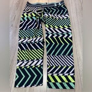 Under Armour Black and Green Capri crop cropped leggings tights